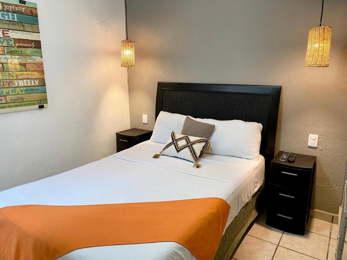 Cocos Cancún Exterior foto
